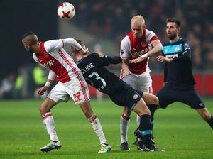De Topper: Duel Ajax dengan PSV, Tesis vs Antitesis De Topper: Duel Ajax dengan PSV, Tesis vs Antitesis