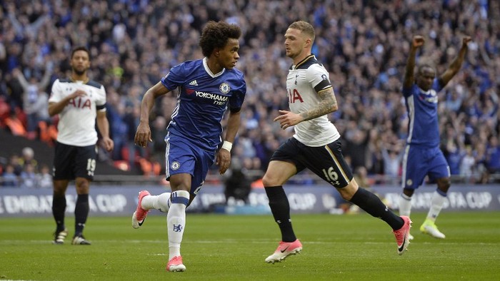 Turun Minum, Dua Gol Willian Bawa Chelsea Ungguli Spurs 2-1