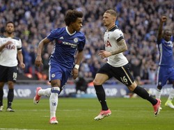 Turun Minum, Dua Gol Willian Bawa Chelsea Ungguli Spurs 2-1