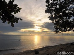 Menyapa Pagi di Pantai Eksotis Palu, Lebo