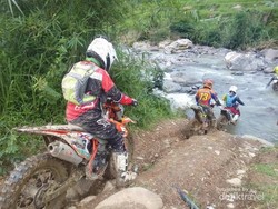Mau Akhir Pekan dengan Wisata Ekstrim? Coba Offroad di Sentul