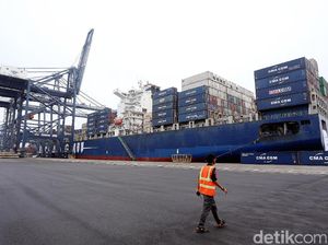 Kapal CMA-CGM Otello Berlabuh di Priok Kapal CMA-CGM Otello Berlabuh di Priok