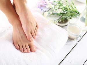 Atasi Kulit Kaki Kering dan Bersisik Memakai 8 Bahan di Dapur Ini (2)