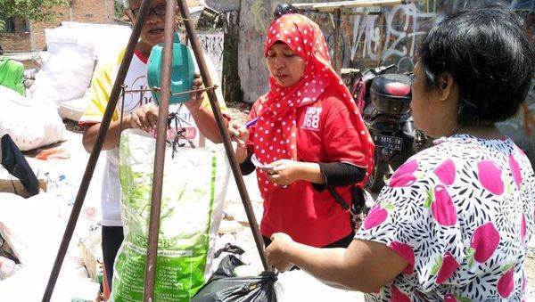 Kelola Sampah Mandiri dengan Bank Sampah