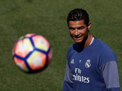 Zidane: Tampil Cemerlang Lagi di El Clasico, Ronaldo!