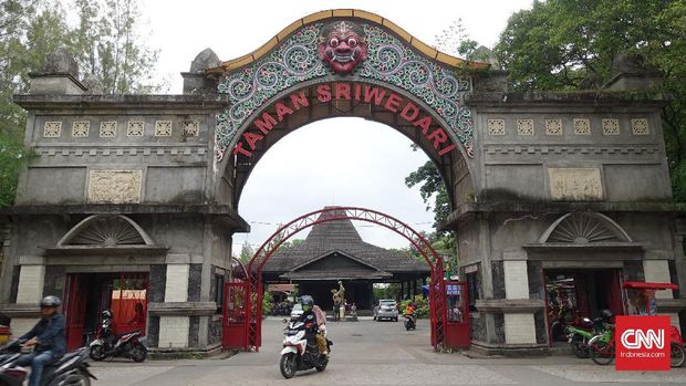 Taman Hiburan Rakyat (THR) Sriwedari Solo
