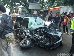 Pengemudi Brio Tabrak Truk Saat Pulang Dugem, 2 Tewas