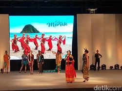 Kebaya Klasik Hingga Sporty Dipamerkan di Festival Kebaya Banyuwangi
