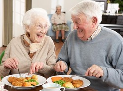 Kalau Mau Panjang Umur, Tiru 10 Pola Makan Orang Berusia 100 Tahun Ini (1)