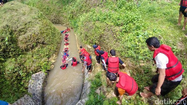 Serunya Basah-basahan di Citumang Green Valley, Pangandaran