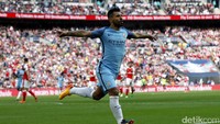 Sergio Aguero merayakan gol yang dicetak di menit ke-62. Reuters/Darren Staples. 