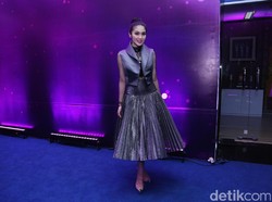 Sering Pakai High Heels, Ini Tips Sandra Dewi Agar Tulang Tak Bermasalah