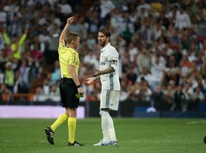 10 Pemain dengan Koleksi Kartu Merah Terbanyak Sepanjang Sejarah