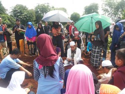 Haru di Pemakaman Deden, Pendaki yang Tersambar Petir di Dieng