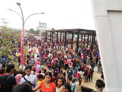 Dipadati Warga, RPTRA Kalijodo Tercemar Sampah hingga Parkir Liar