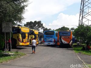 8 Bus Tak Laik Jalan Terjaring Razia di Tol Jagorawi