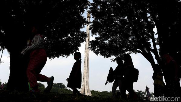 Libur Panjang, TMII Dipenuhi Pengunjung