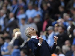 Tiga Bek Masih Manjur, Wenger pun Senang