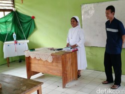 Guru Tapal Batas, Saksi Toleransi di Tanah Sahabat