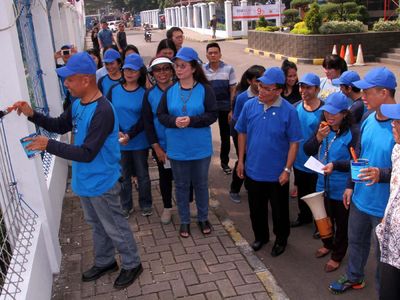 Ikatan Alumni UKI Gelar Kerja Bakti
