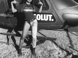 Penyanyi Ini Pakai Jeans Sebelah Kaki di Coachella