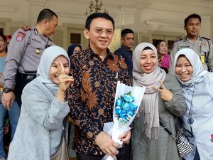 Netizen Ramai-ramai #GombalinAhok Netizen Ramai-ramai #GombalinAhok