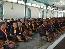 Keraton Solo Langsungkan Tradisi Tinggalan Dalem Jumenengan