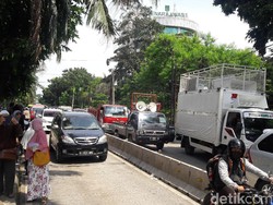 Massa Kawal Sidang Ahok Bubar, Jalan RM Harsono Kembali Dibuka