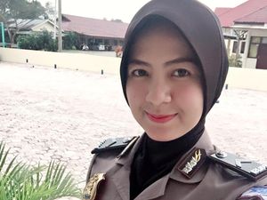 Foto: Manisnya Nurul Arifin, Polwan Berhijab Aceh Populer di Instagram Foto: Manisnya Nurul Arifin, Polwan Berhijab Aceh Populer di Instagram