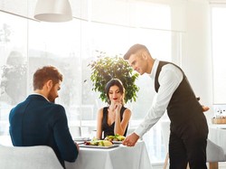 Mau Bersantap di Resto Fine Dining? Hindari Lakukan 8 Hal Ini (2)