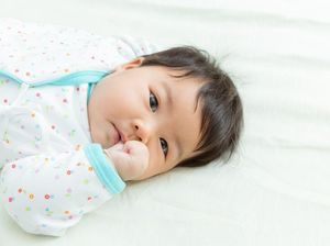 Cara Mengatasi Cegukan pada Bayi Cara Mengatasi Cegukan pada Bayi