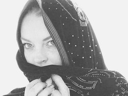 Lindsay Lohan Ucapkan Selamat Idul Fitri