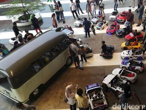 Wah! Para Pasien Anak ke Ruang Operasi Naik Mobil Mainan