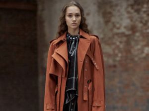 Proenza Schouler Tampilkan 3 Wanita Cantik yang Ternyata Transgender Proenza Schouler Tampilkan 3 Wanita Cantik yang Ternyata Transgender