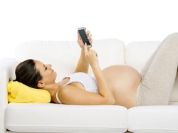 Ibu Hamil Diminta Tak Sering Bermain Ponsel, Ini Sebabnya