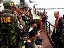 TNI AL Tangkap 2 Kapal Mini Tanker yang Kabur dari Malaysia