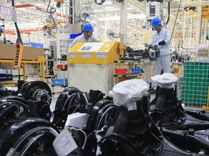 Batasi Impor, Sinyal Pemerintah Beri Angin untuk Industri Lokal