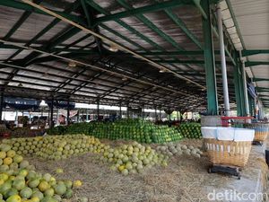 Sikap Disperindag Surabaya Terkait Pasar Grosir Ilegal Disoal Sikap Disperindag Surabaya Terkait Pasar Grosir Ilegal Disoal