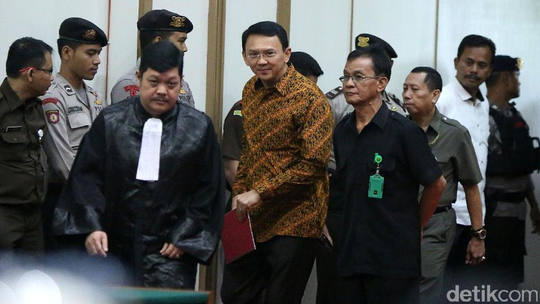 Pengacara Ahok: Kalau Tidak Ada Tekanan, Harusnya Vonis Bebas Pengacara Ahok: Kalau Tidak Ada Tekanan, Harusnya Vonis Bebas