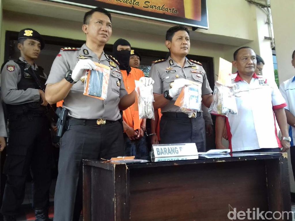 Polresta Surakarta Amankan Tiga Pengedar Ganja Polresta Surakarta Amankan Tiga Pengedar Ganja
