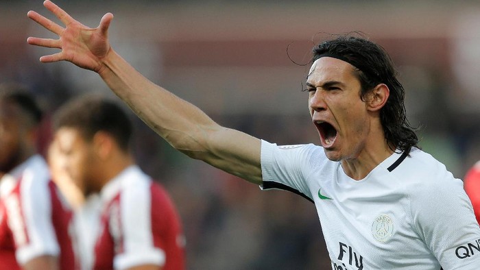 PSG Perpanjang Kontrak Cavani