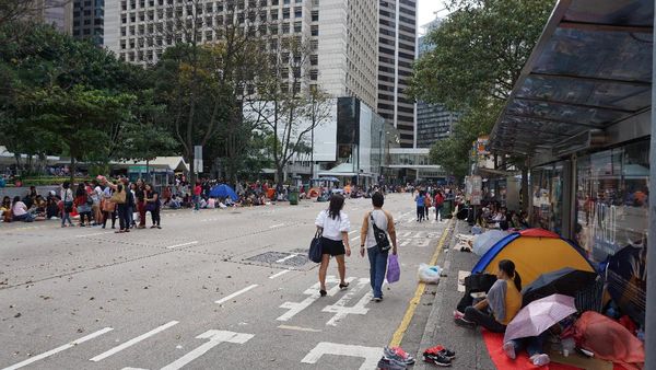 Saat Karyawan Hong Kong Liburan, Jalan Raya Penuh!