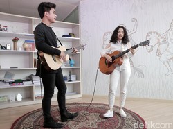 Wizzy dan Izza Konsisten di Jalur Solo