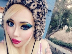 Ingin Jadi Barbie, Wanita yang Dulu Gothic Ini Habiskan Rp 471 Jutaan