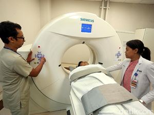 Melihat Pemeriksaan Pasien di BIMC Hospital