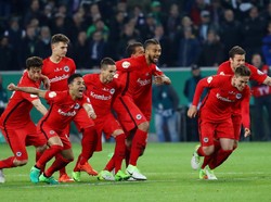 Kalahkan Gladbach lewat Adu Penalti, Eintracht Frankfurt Lolos ke Final