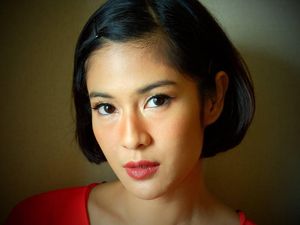 Wanita Indonesia Kini Berani Berekspresi, Pakai Cat Rambut dan Lipstik Cerah Wanita Indonesia Kini Berani Berekspresi, Pakai Cat Rambut dan Lipstik Cerah