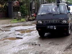 Ini Penjelasan Bupati Emil Soal Jalan Rusak di Trenggalek