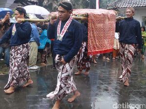 Keraton Yogyakarta Gelar Labuhan di Tiga Tempat Keraton Yogyakarta Gelar Labuhan di Tiga Tempat