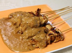 Mau Bikin Sate Ayam Bumbu Kacang yang Enak? Ini Triknya dari Chef